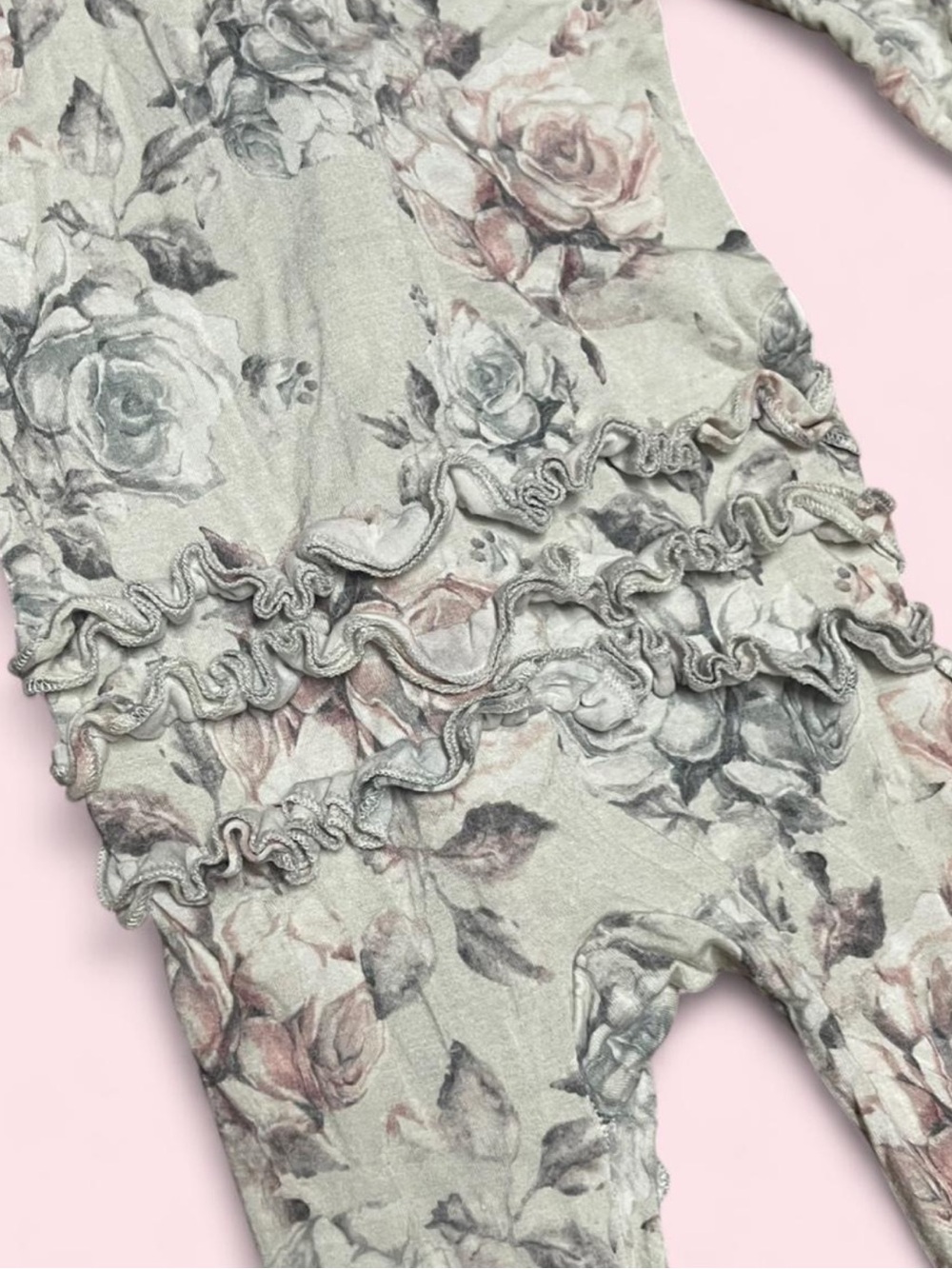 Posh Peanut 3-6M Bamboo Ruffle Zip Footie Pajamas Vintage Rose Print GUC - Picture 4 of 8